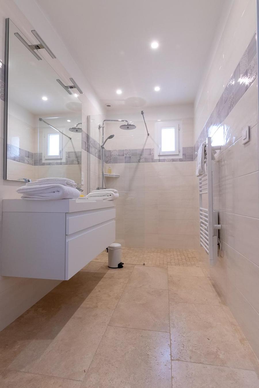Mas Des Tourterelles Bed & Breakfast Jonquieres  ภายนอก รูปภาพ